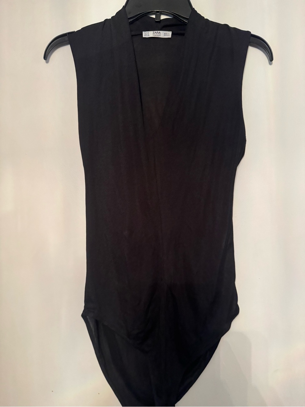 Zara Black Sleeveless V-Neck Stretch Bodysuit